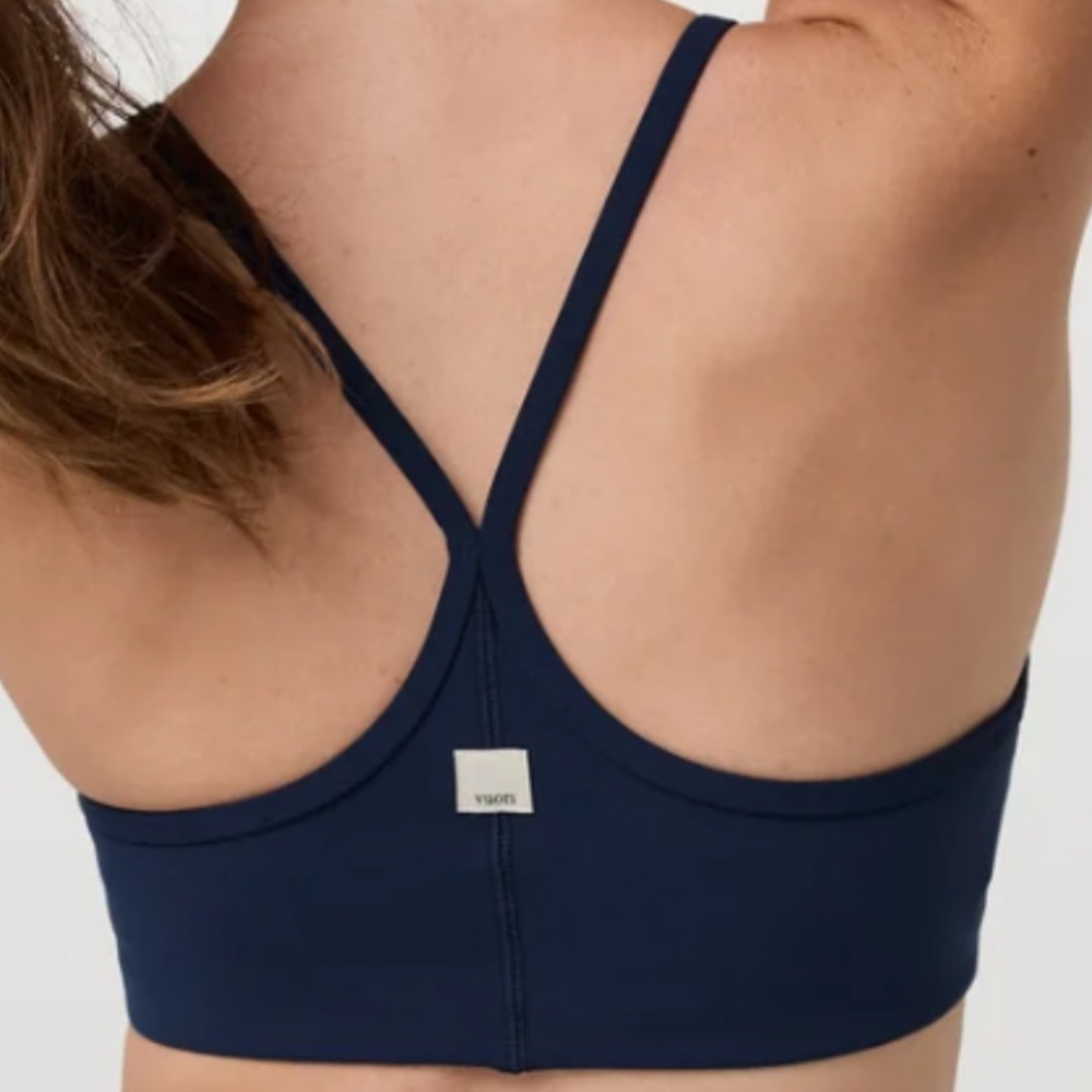 Vuori M All The Feels Sports Bra Racerback Logo Lightweight Performance Navy